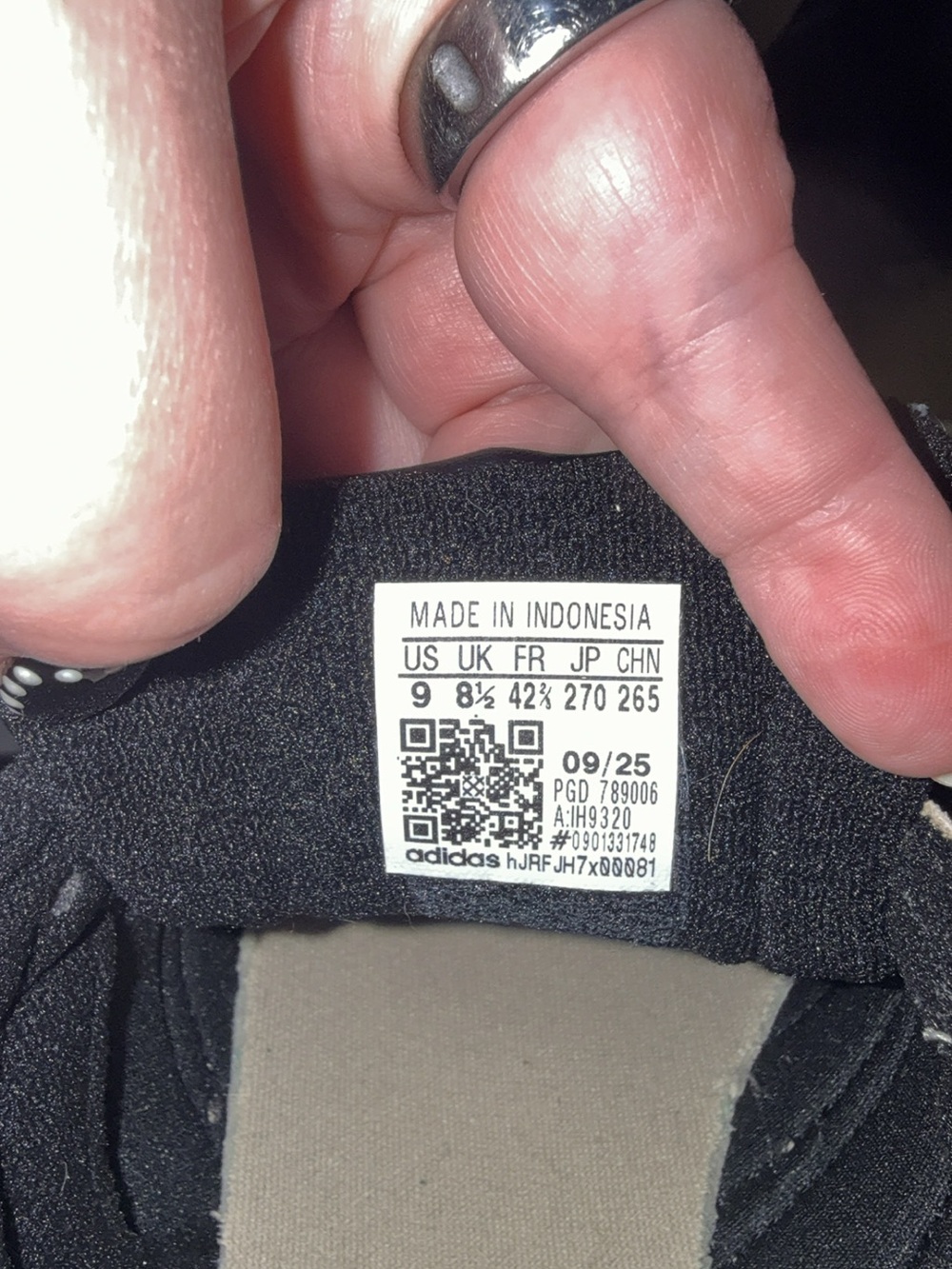 adidas Men’s Beige and Black Superstar Shell-Toe Sneakers - Picture 3 of 3
